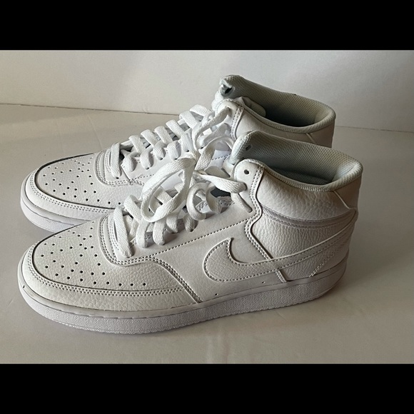 Nike Shoes Finish Line Women’s  White 8.5 - Picture 2 of 7